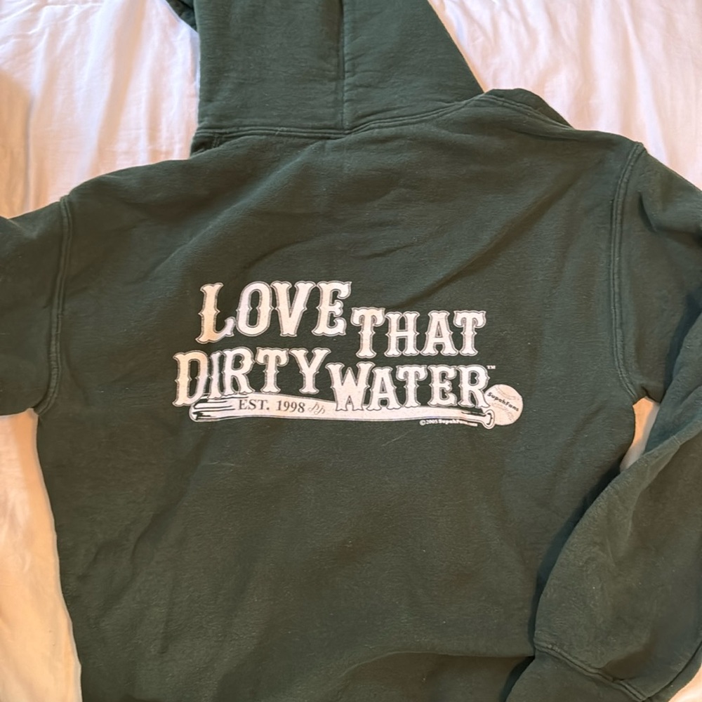 2006 Boston Red Sox love that dirty water entering Fenway sweatshirt